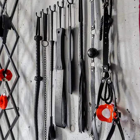 69 Fetish With Free Underground Parking Apartment *