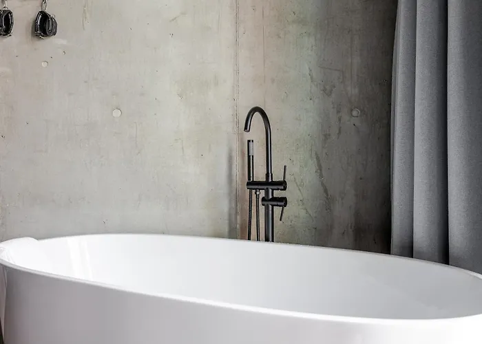 69 Fetish With Free Underground Parking Apartmán *